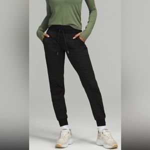 Lululemon dance studio jogger